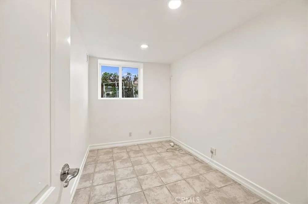 137 Lyndon Street Hermosa Beach, CA 90254