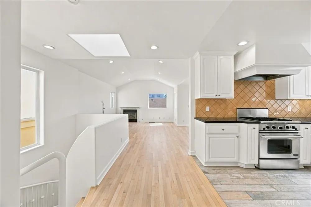 137 Lyndon Street Hermosa Beach, CA 90254