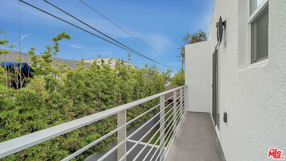 2209 6th Avenue Los Angeles, CA 90018