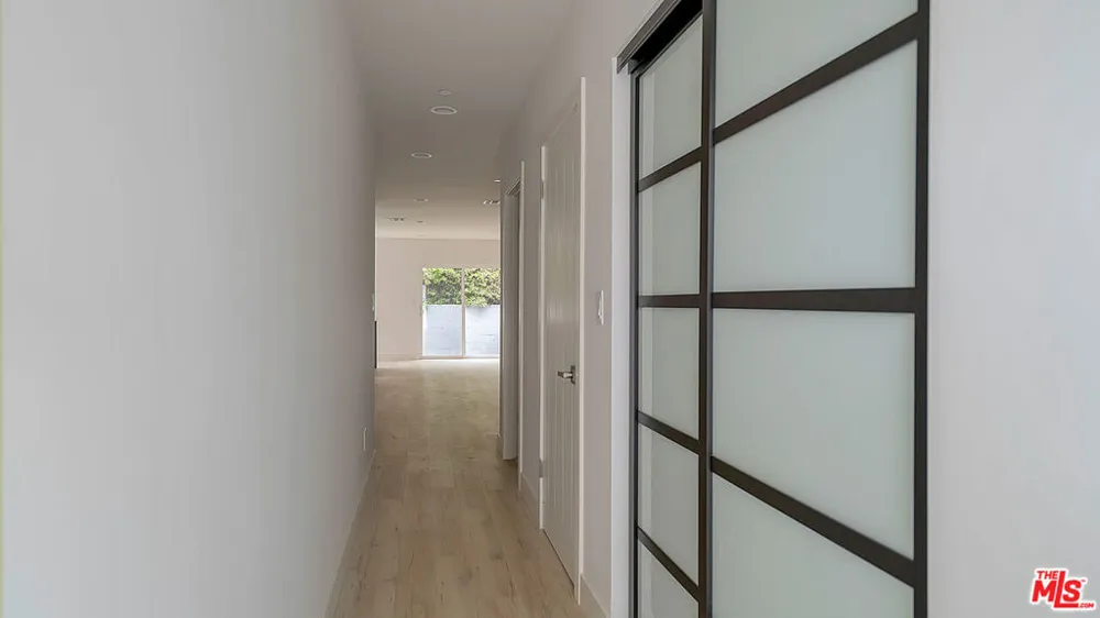 2209 6th Avenue Los Angeles, CA 90018
