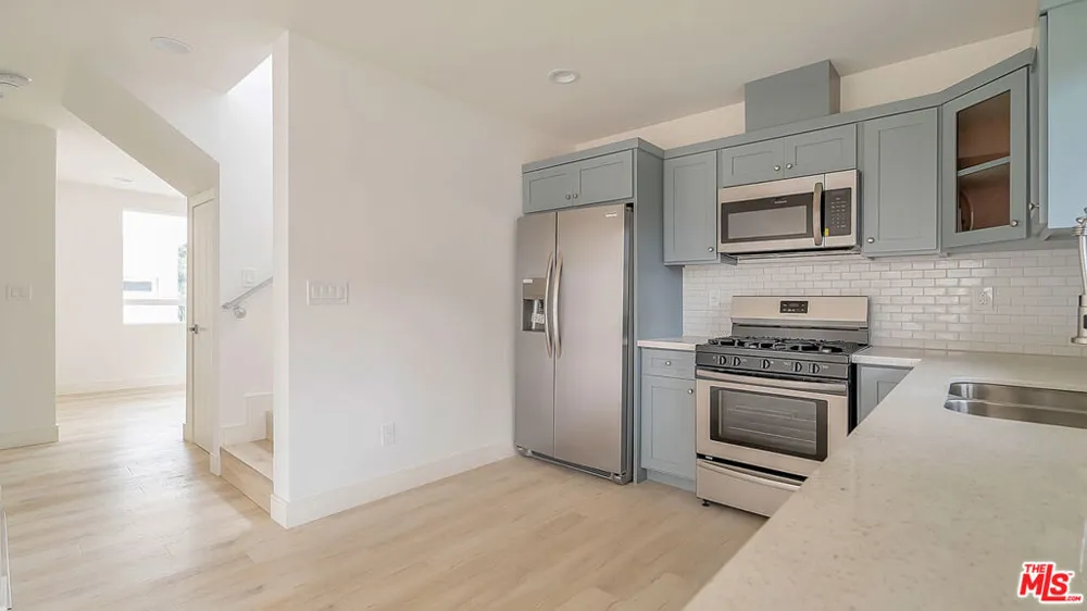 2209 6th Avenue Los Angeles, CA 90018