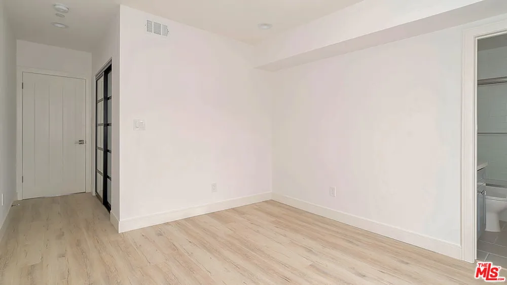 2209 6th Avenue Los Angeles, CA 90018