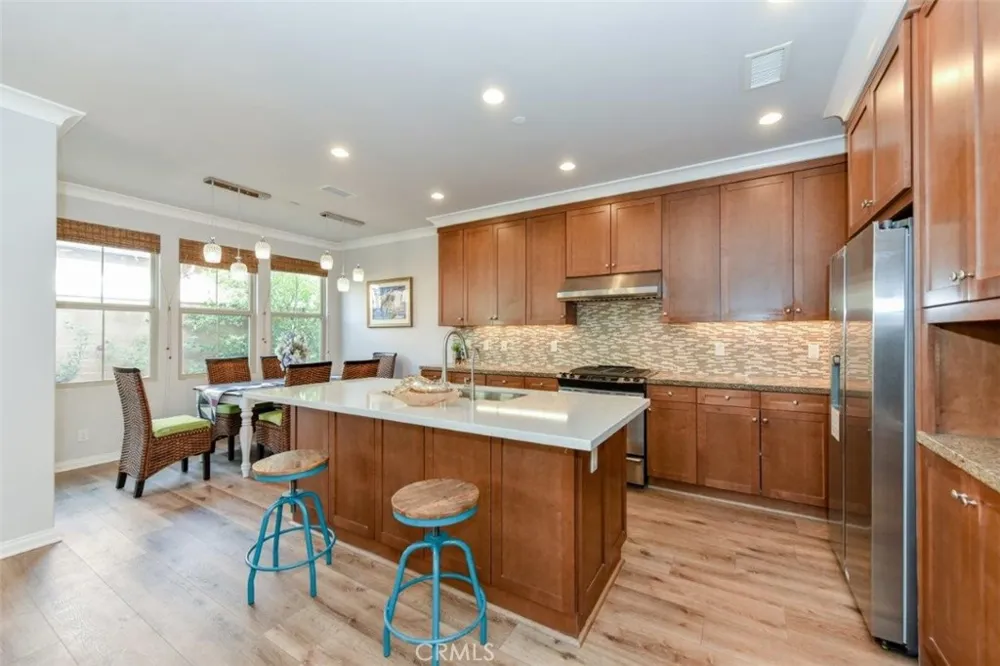 81 Overbrook Irvine, CA 92620