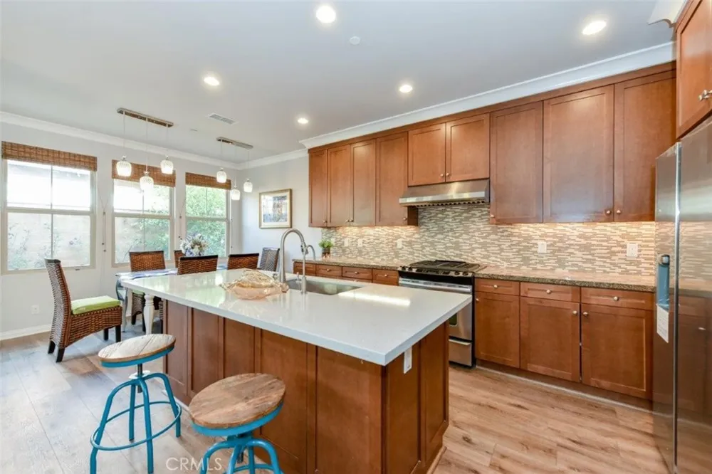 81 Overbrook Irvine, CA 92620