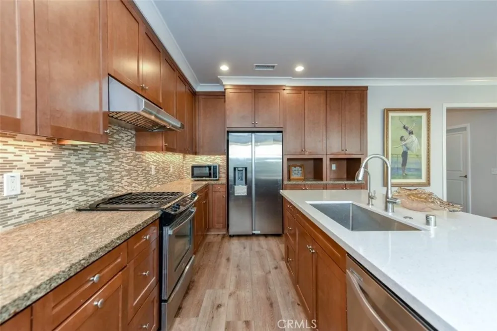 81 Overbrook Irvine, CA 92620