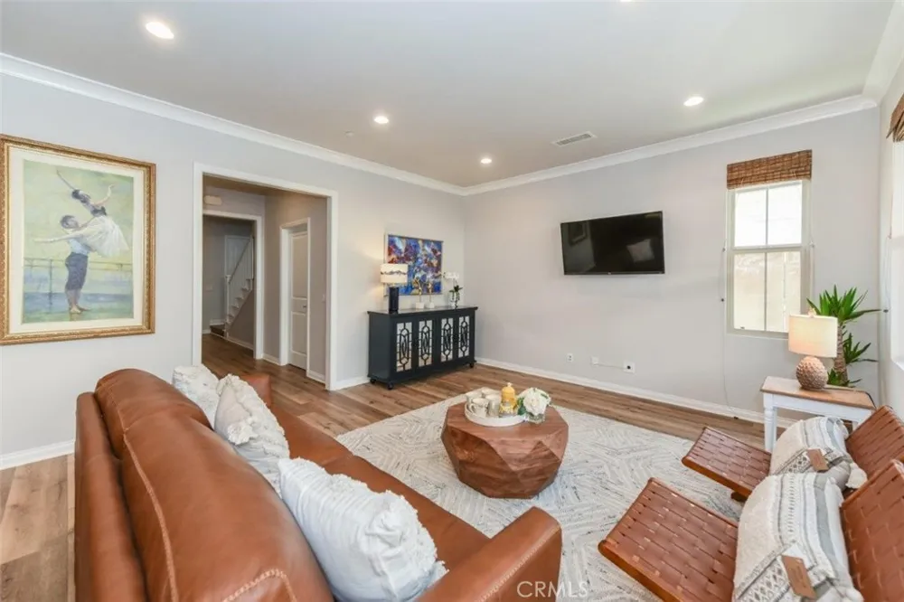 81 Overbrook Irvine, CA 92620