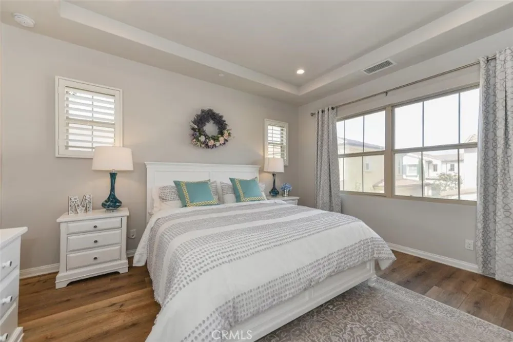 81 Overbrook Irvine, CA 92620