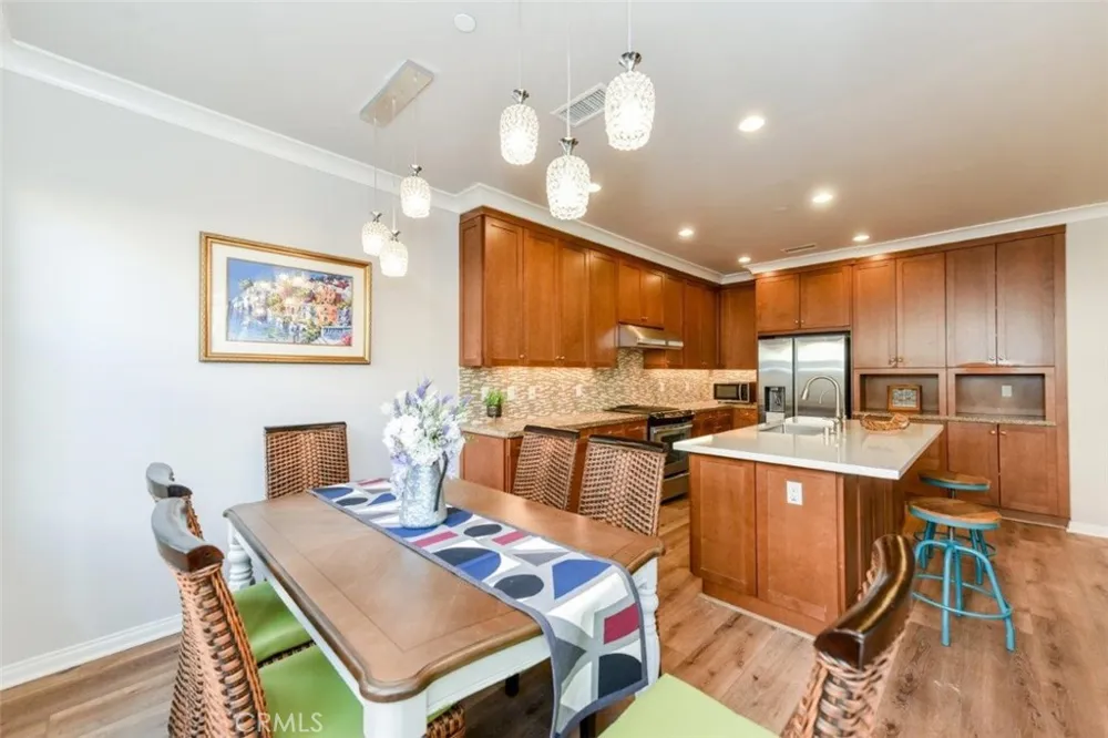 81 Overbrook Irvine, CA 92620