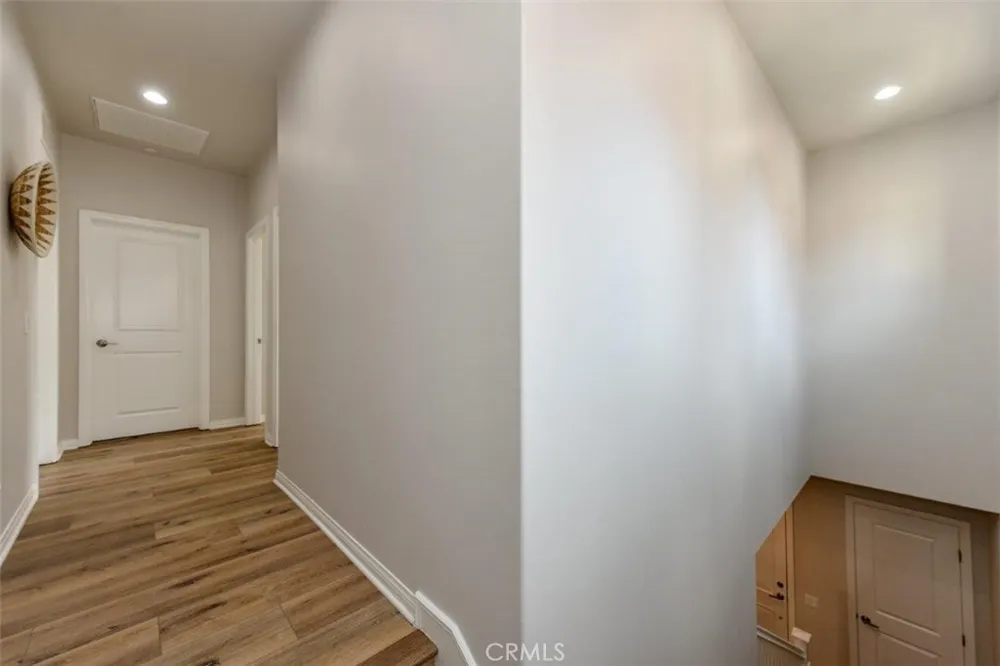 81 Overbrook Irvine, CA 92620