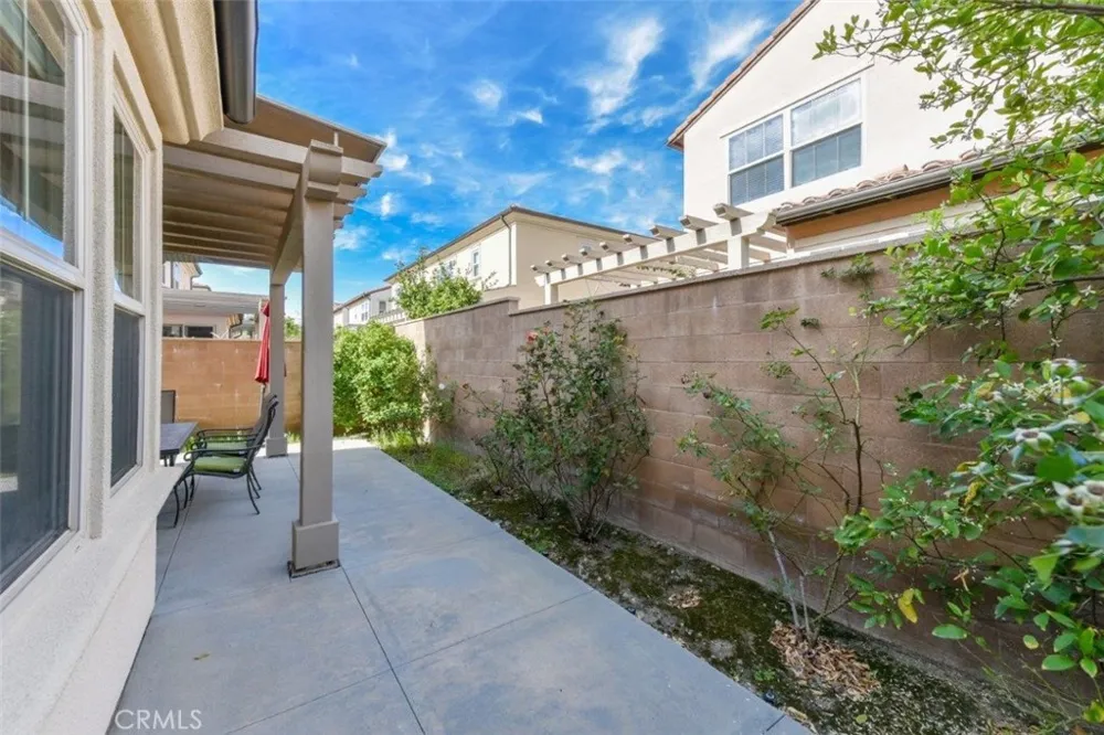 81 Overbrook Irvine, CA 92620