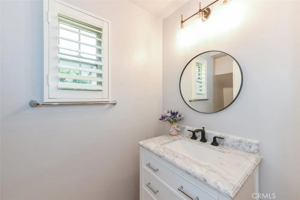 81 Overbrook Irvine, CA 92620
