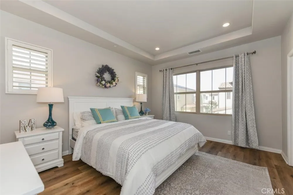 81 Overbrook Irvine, CA 92620