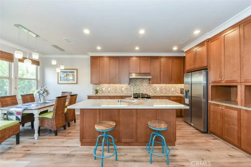 81 Overbrook Irvine, CA 92620