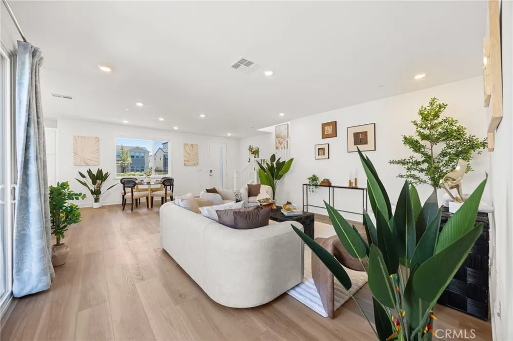 201 Longspur Irvine, CA 92618