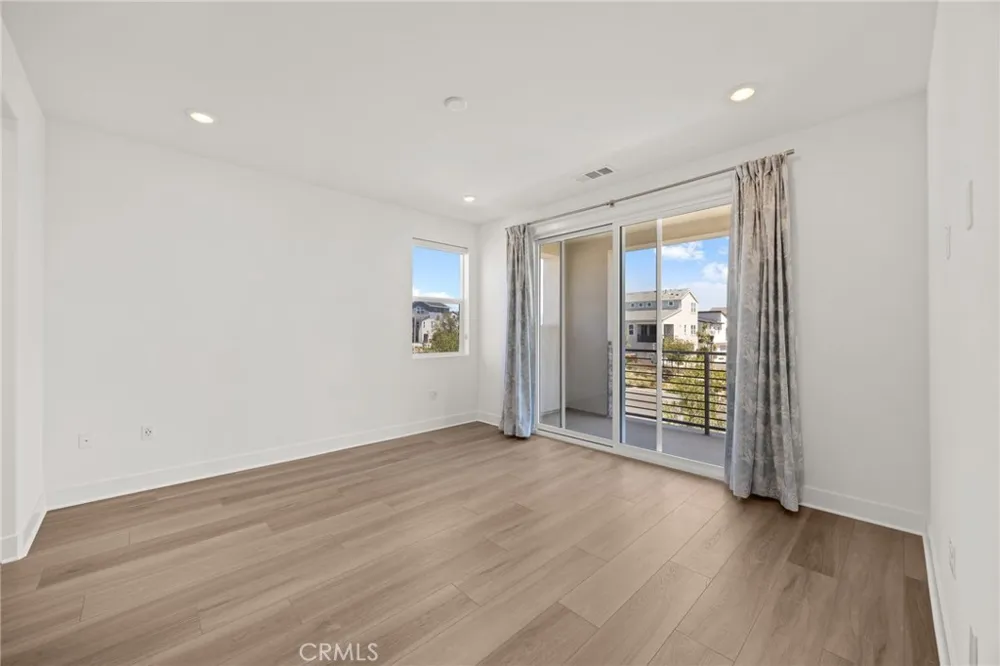 201 Longspur Irvine, CA 92618