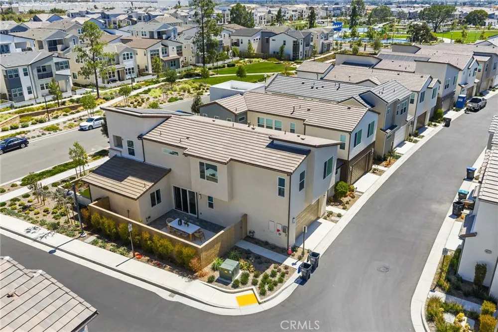 201 Longspur Irvine, CA 92618