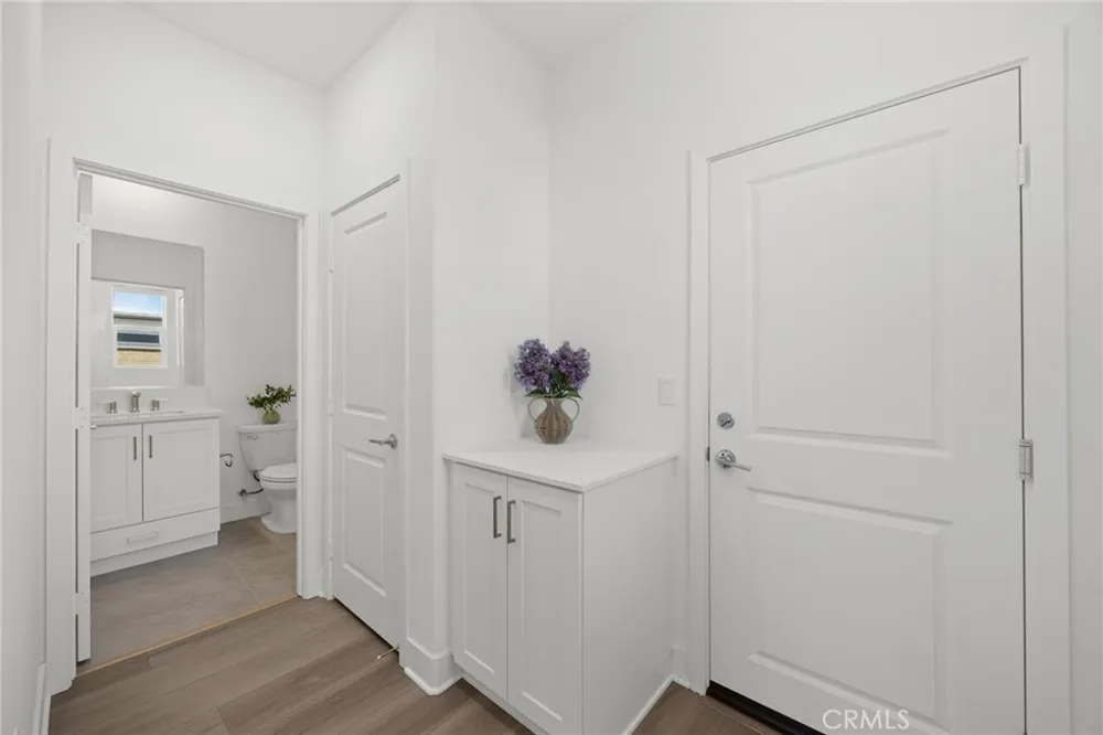 201 Longspur Irvine, CA 92618