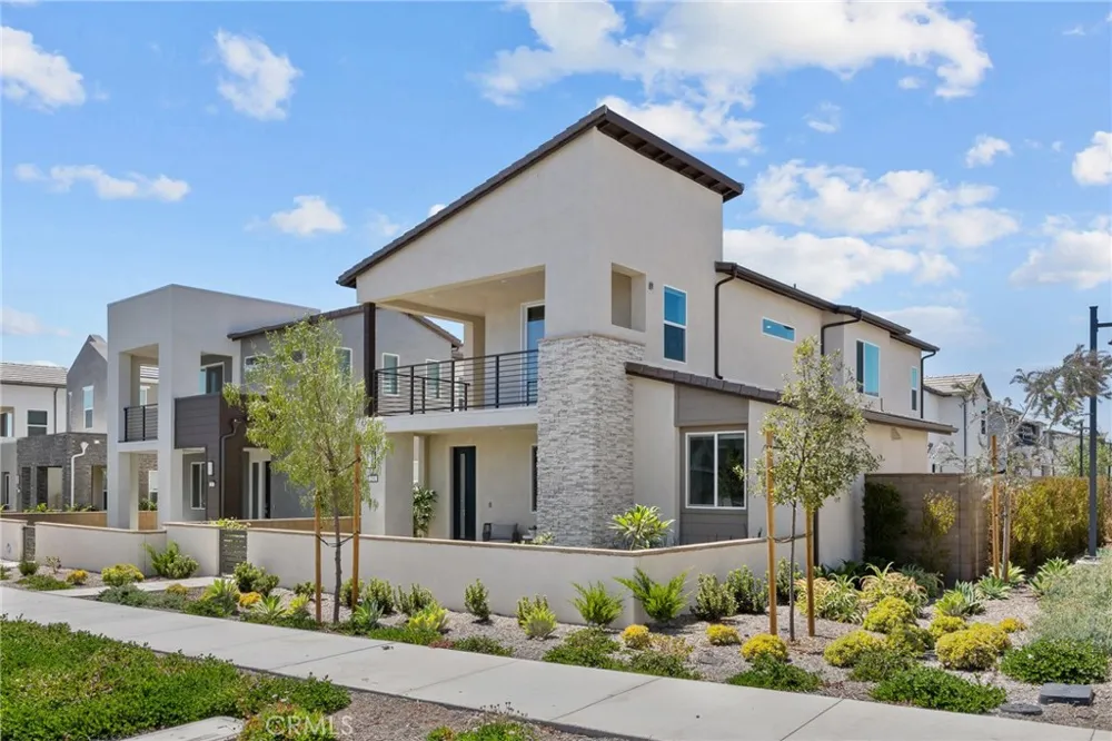 201 Longspur Irvine, CA 92618