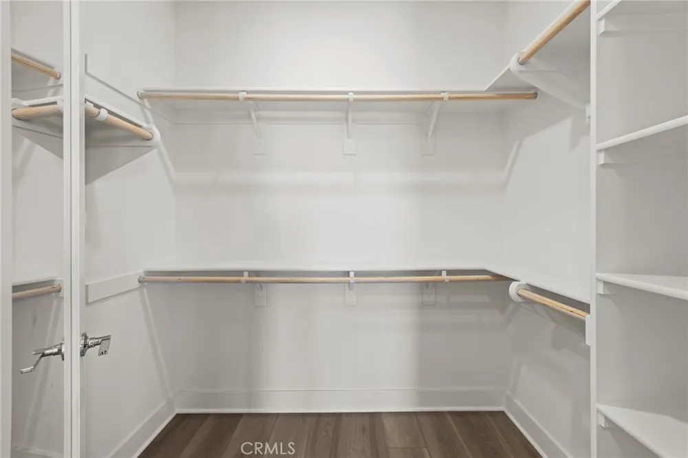 201 Longspur Irvine, CA 92618