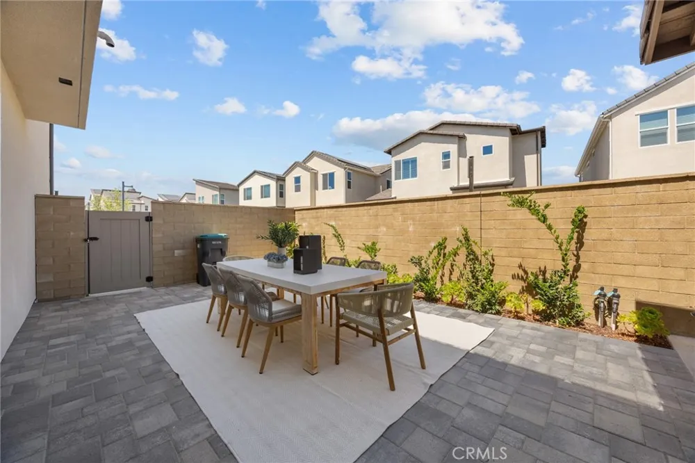 201 Longspur Irvine, CA 92618
