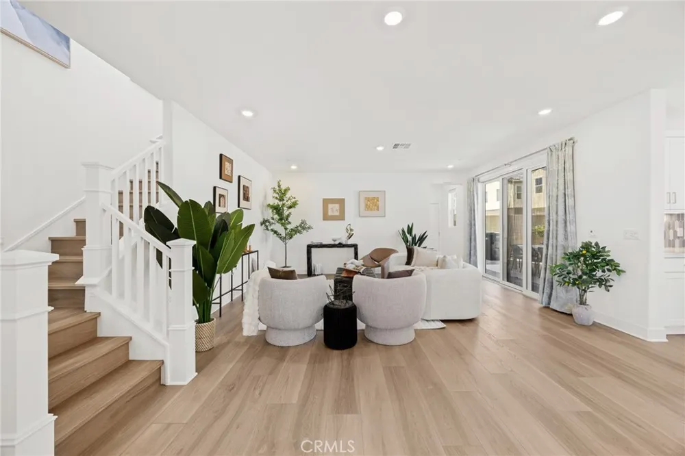 201 Longspur Irvine, CA 92618