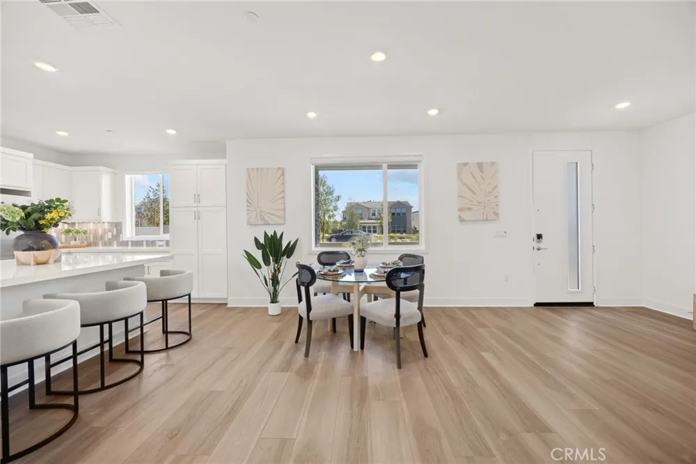 201 Longspur Irvine, CA 92618