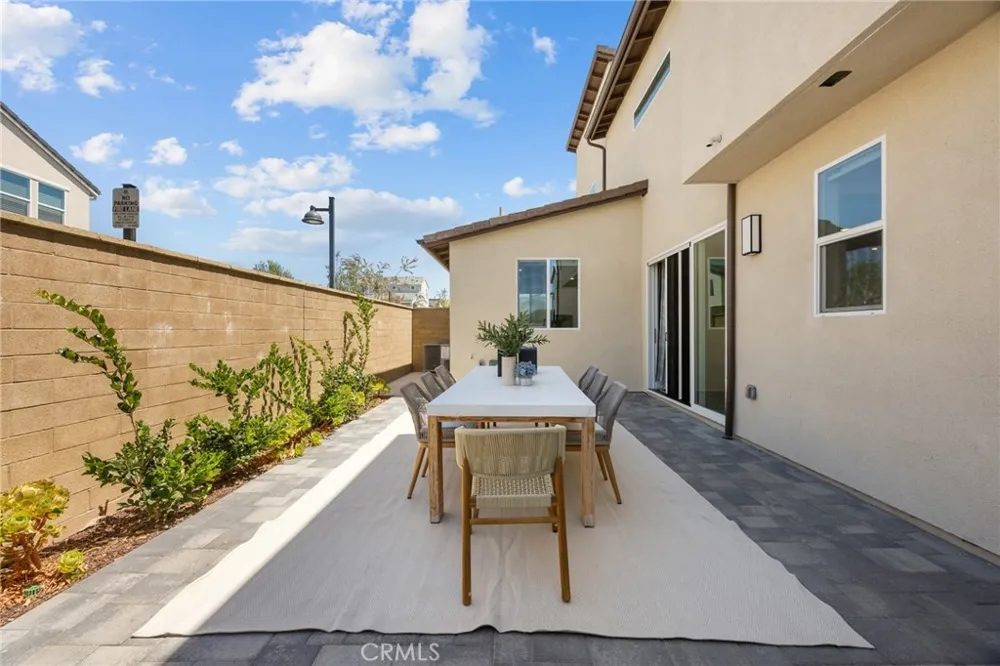 201 Longspur Irvine, CA 92618