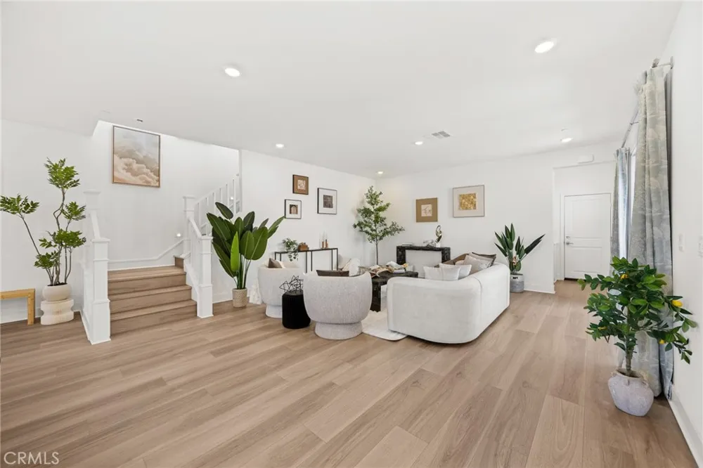 201 Longspur Irvine, CA 92618