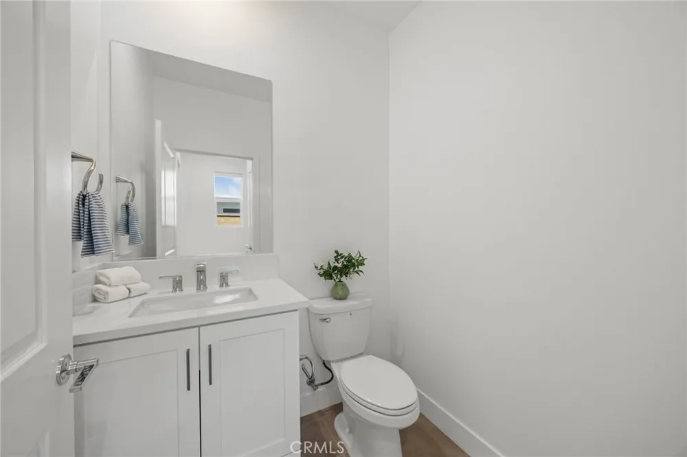 201 Longspur Irvine, CA 92618