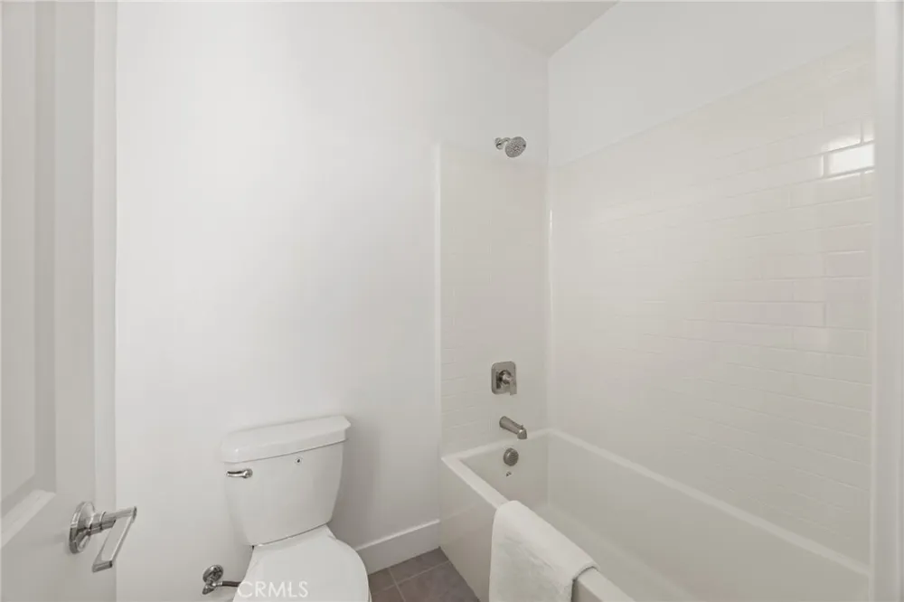 201 Longspur Irvine, CA 92618