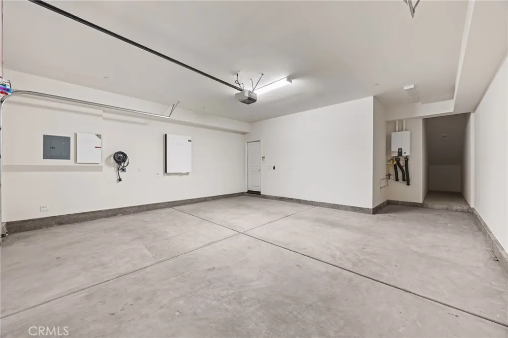 201 Longspur Irvine, CA 92618