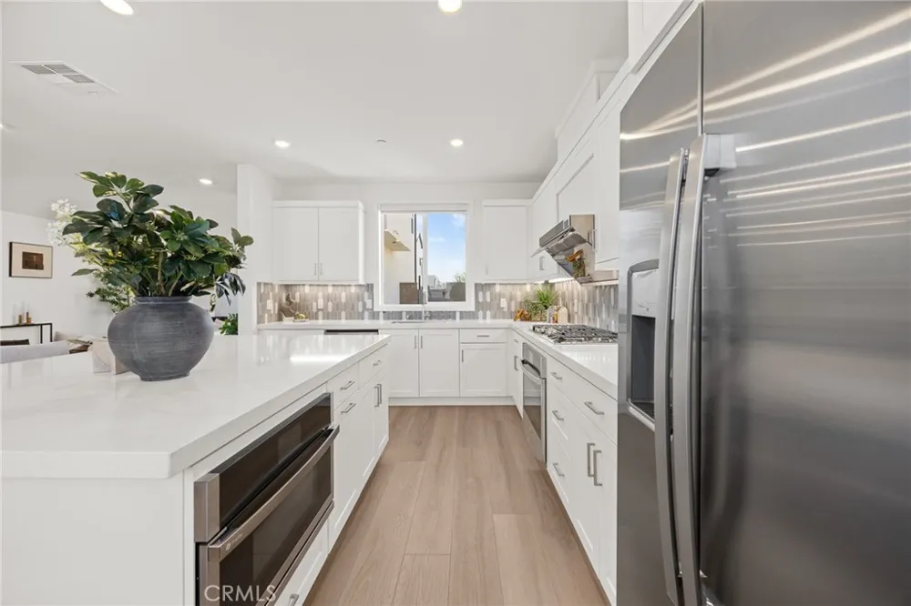 201 Longspur Irvine, CA 92618