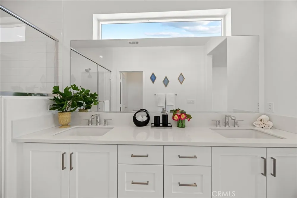 201 Longspur Irvine, CA 92618