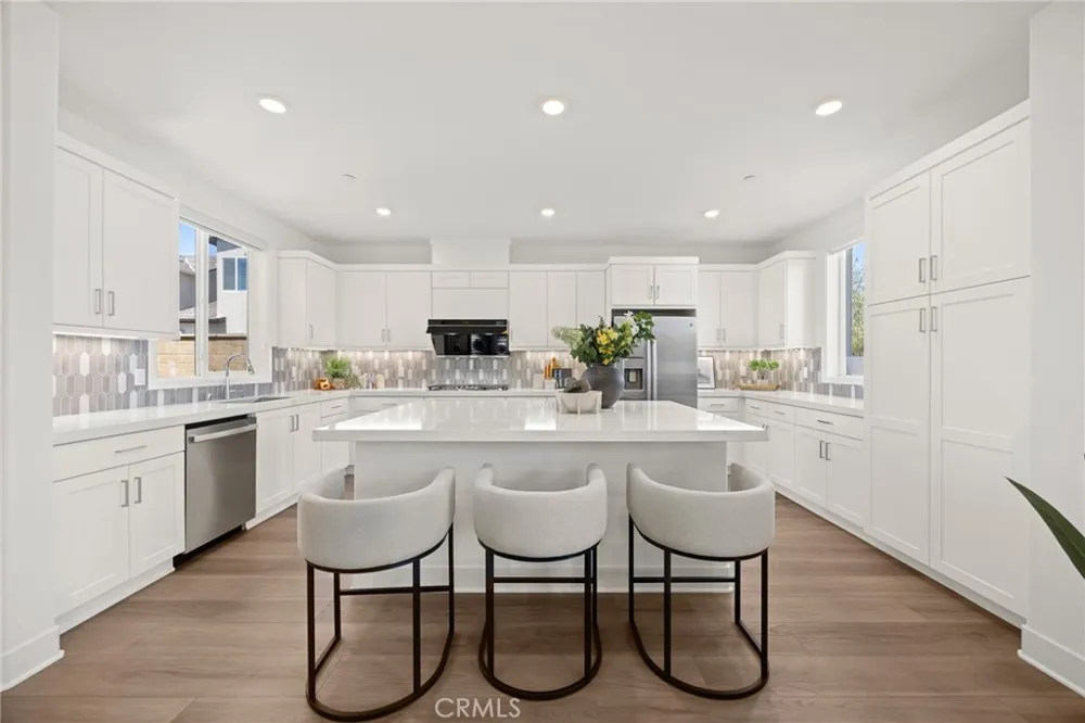201 Longspur Irvine, CA 92618