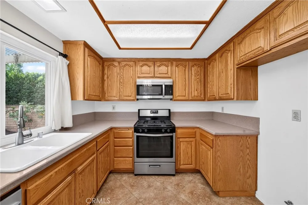 7045 Chicago Court Rancho Cucamonga, CA 91701