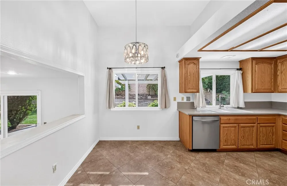 7045 Chicago Court Rancho Cucamonga, CA 91701