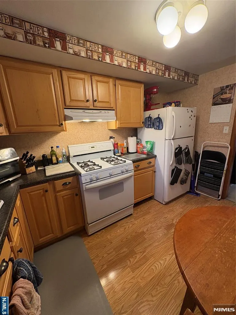 839 Riverside Avenue 2 Lyndhurst, NJ 07071