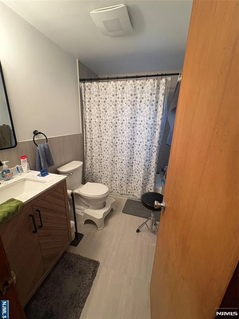 839 Riverside Avenue 2 Lyndhurst, NJ 07071