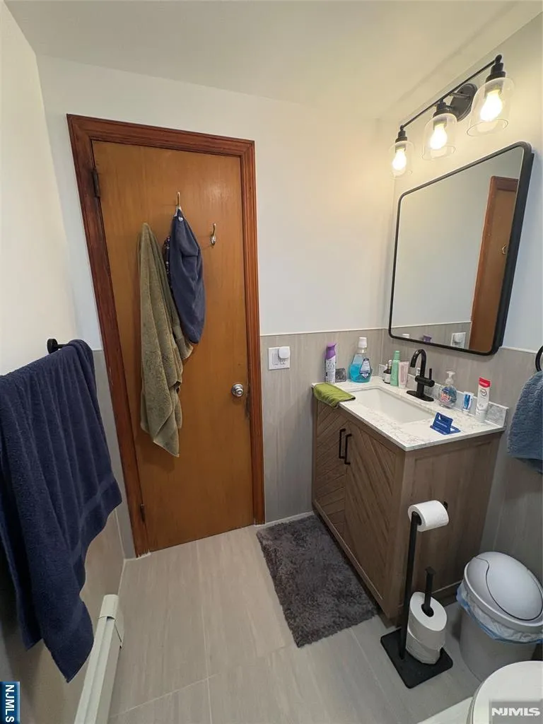 839 Riverside Avenue 2 Lyndhurst, NJ 07071