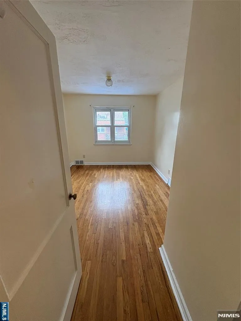 138 Midland Place Second floor Newark, NJ 07106