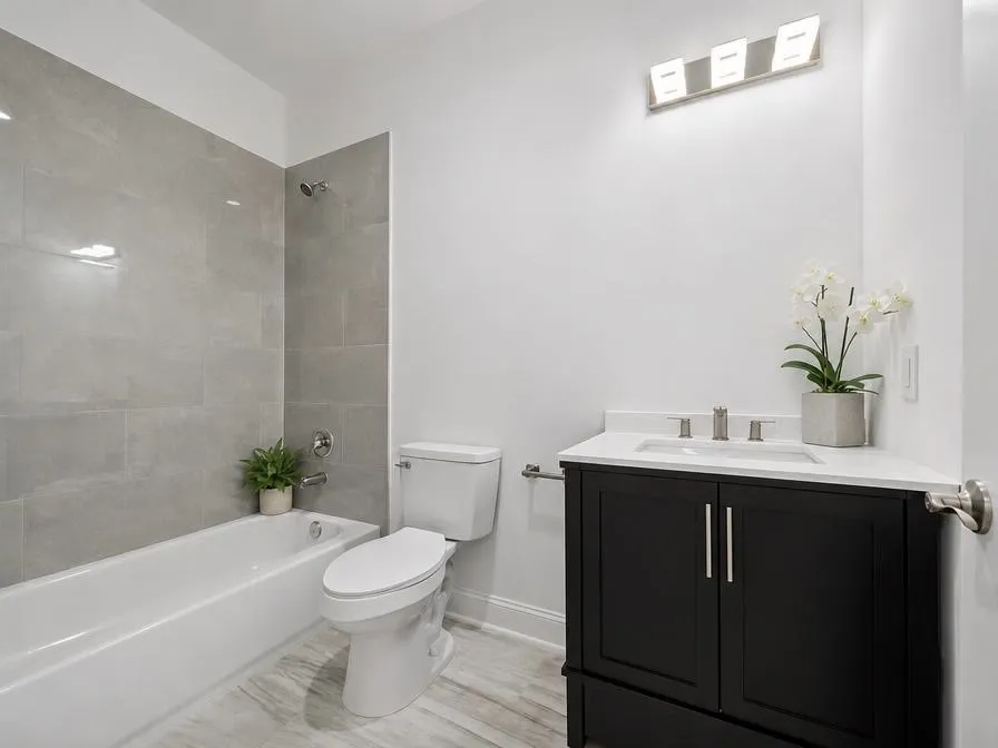 1221 W 16th Street #F Houston, TX 77008