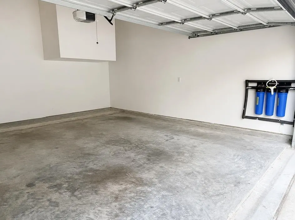 1221 W 16th Street #F Houston, TX 77008