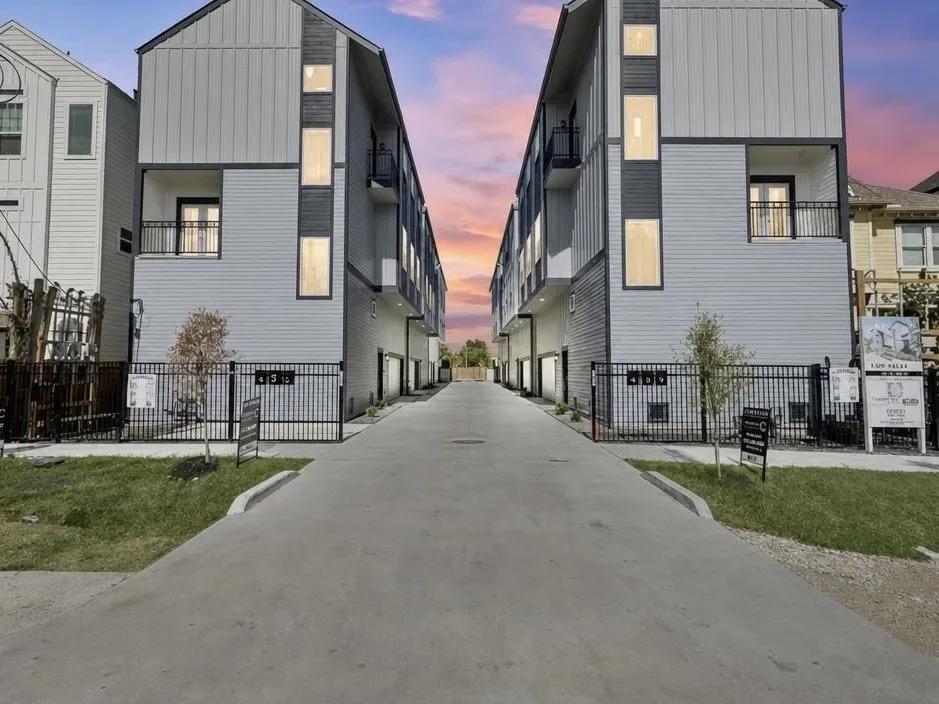 1221 W 16th Street #F Houston, TX 77008