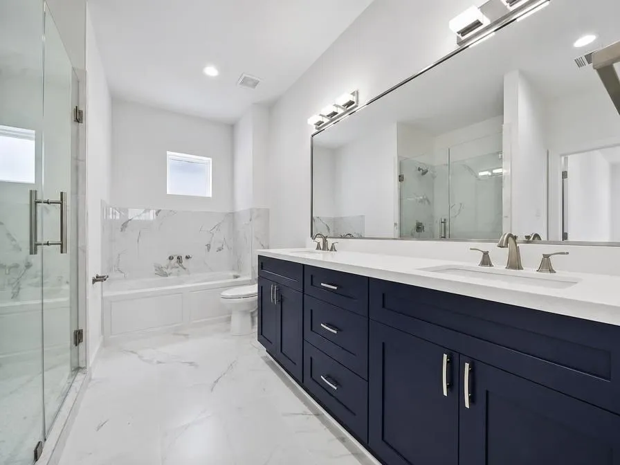 1221 W 16th Street #F Houston, TX 77008