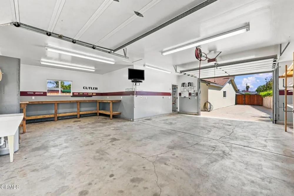 385 Hayes Avenue Ventura, CA 93003