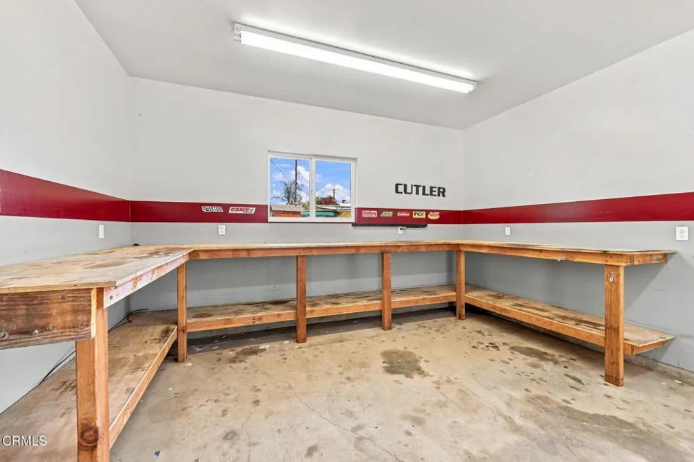 385 Hayes Avenue Ventura, CA 93003