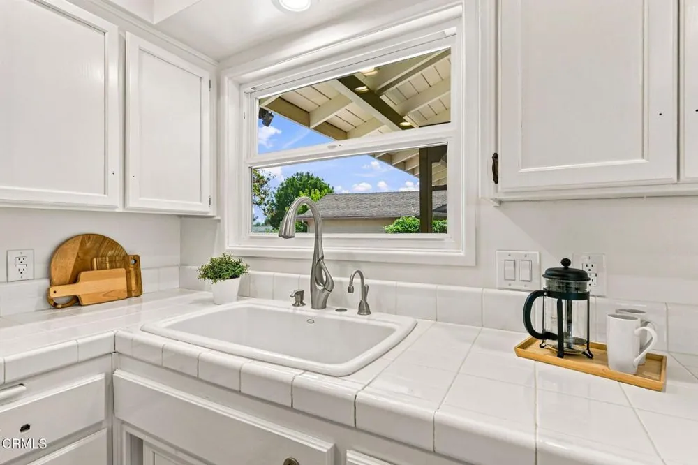385 Hayes Avenue Ventura, CA 93003