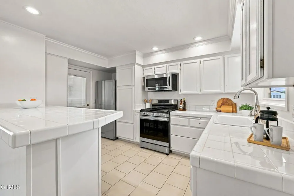 385 Hayes Avenue Ventura, CA 93003