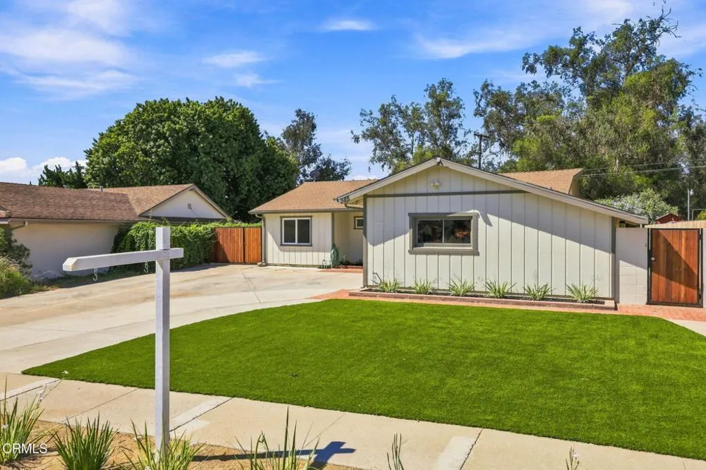 385 Hayes Avenue Ventura, CA 93003