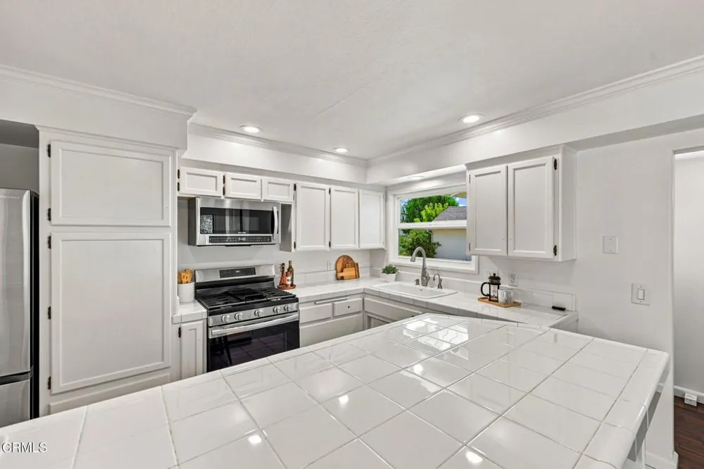 385 Hayes Avenue Ventura, CA 93003